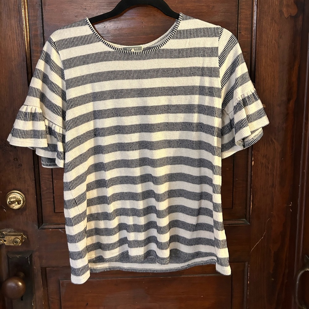 pleione bell sleeve top